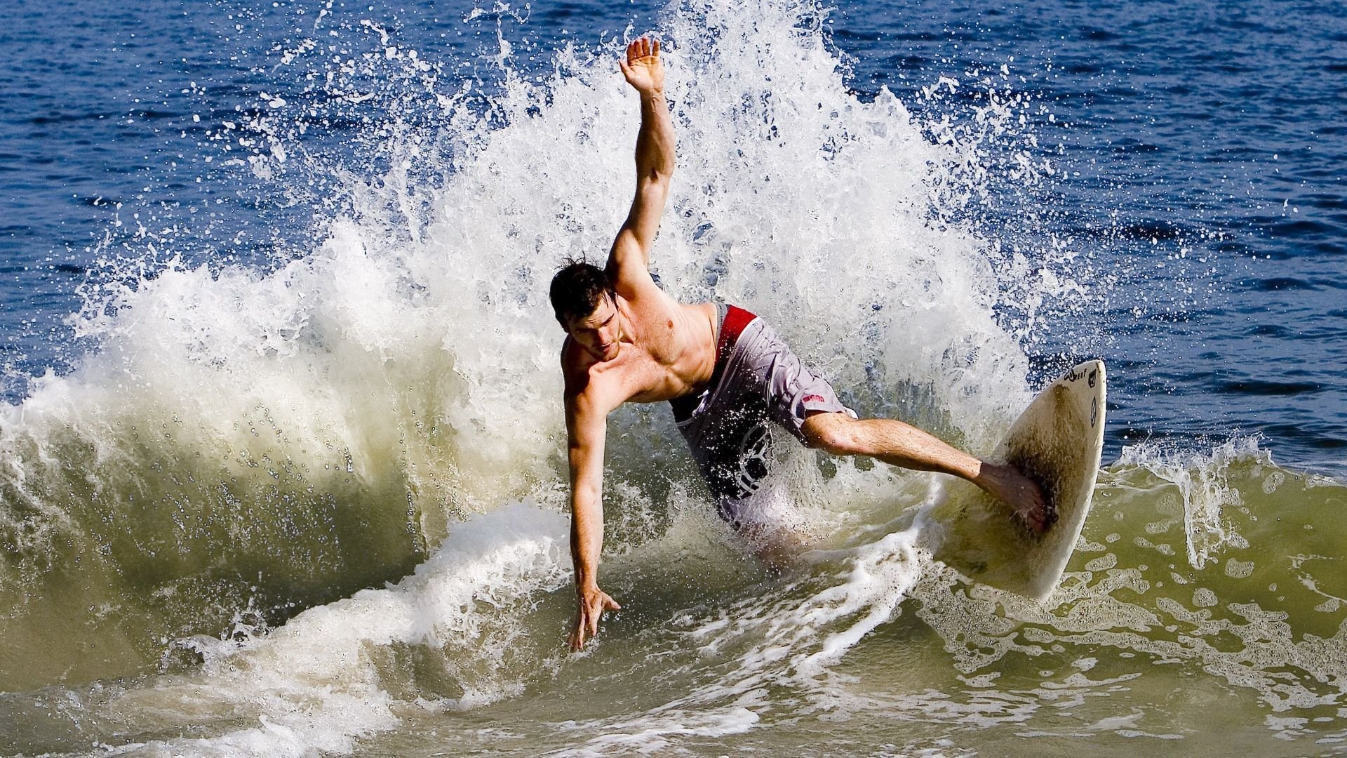 篮球赛场焦点！葡萄牙队对阵阿根廷队，压哨绝杀，引爆全场观众欢呼