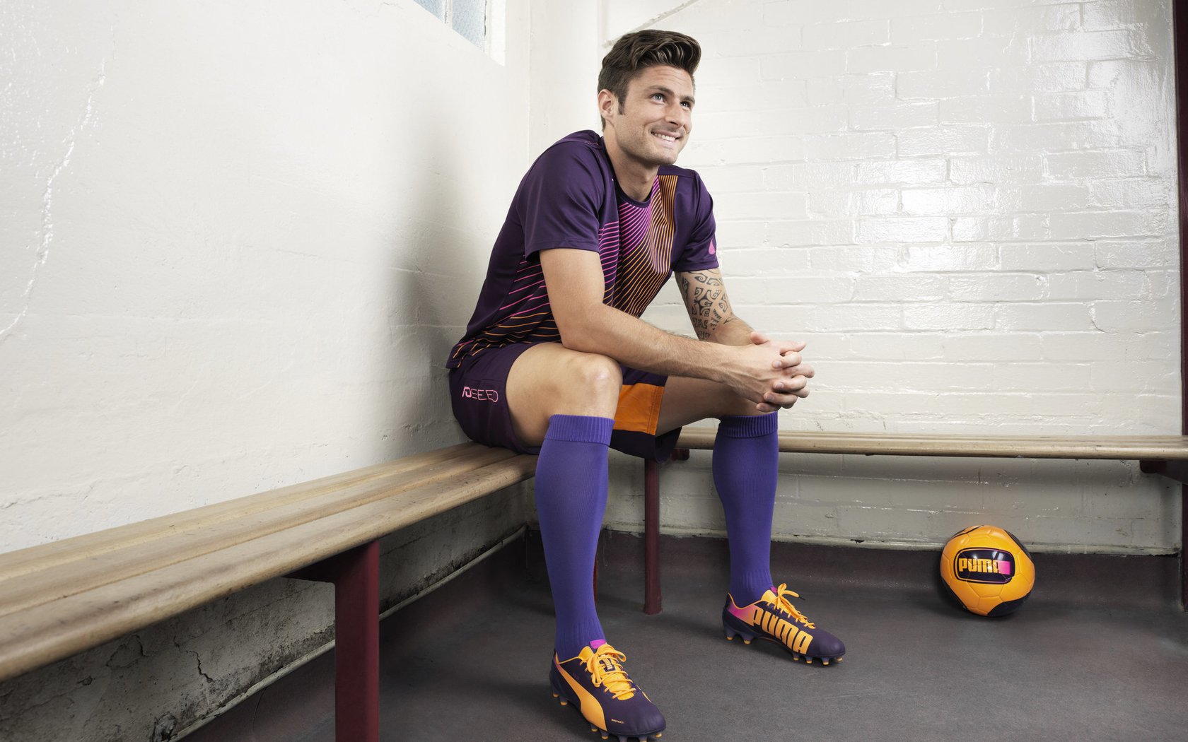 田径赛场焦点！澳大利亚队对阵西班牙队，压哨绝杀，引爆全场观众欢呼