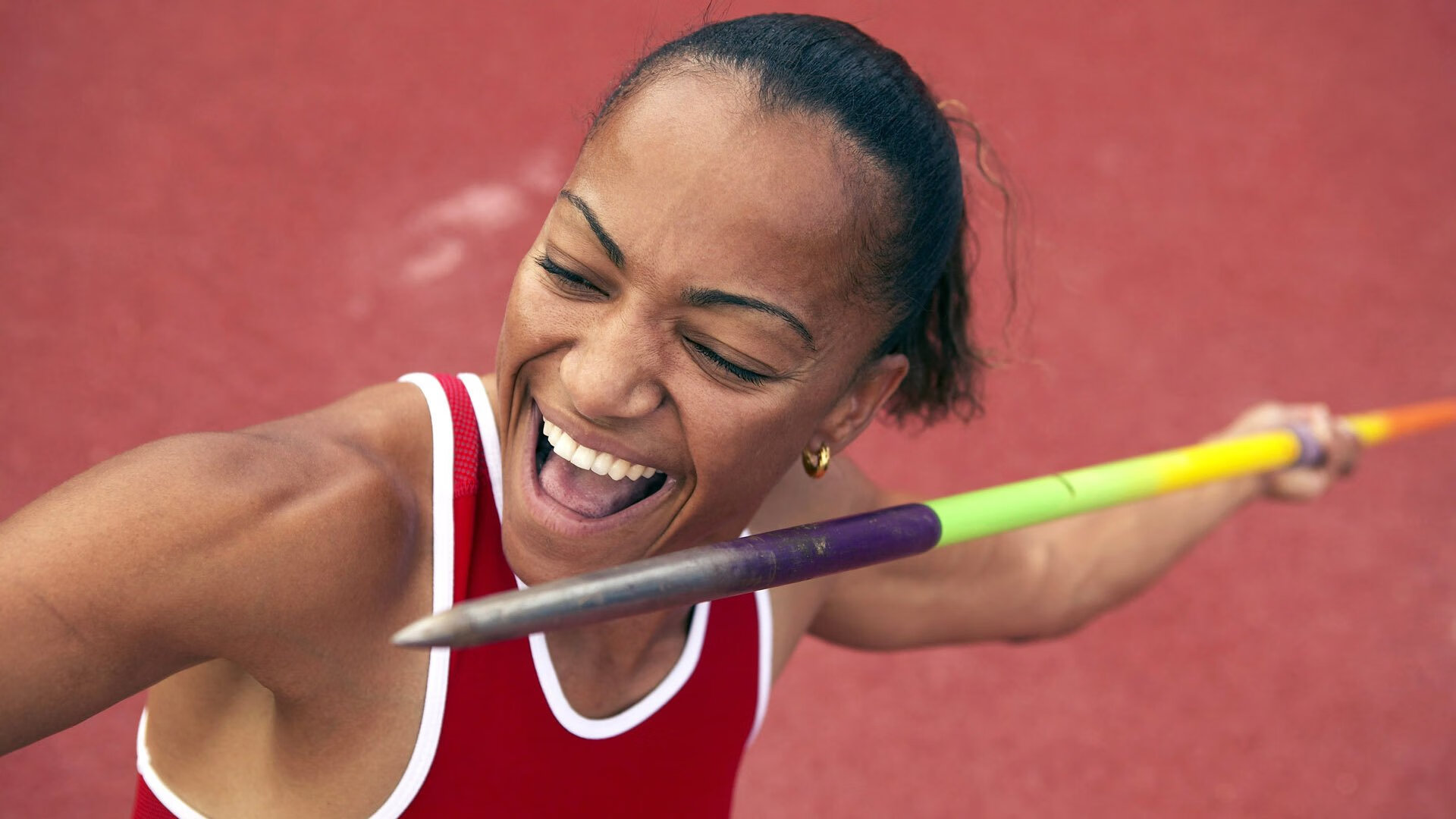 分区决赛常规赛对决在即！利雅得新月演练定位球，广东男篮密集防守应对